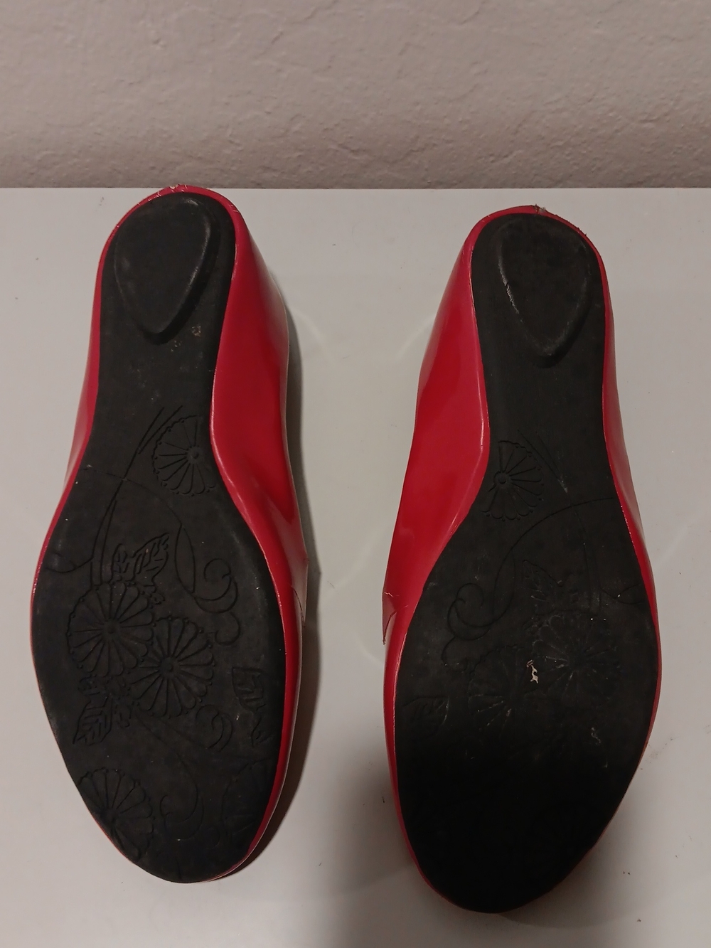 Steve Madden Women’s Red Patent  Flats - Picture 3 of 6
